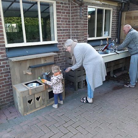 Camping De Tulpenweide Lege Kampeerplaats, Lege Plaats Op Het Gras Zonder Bed Breezand Kültér fotó