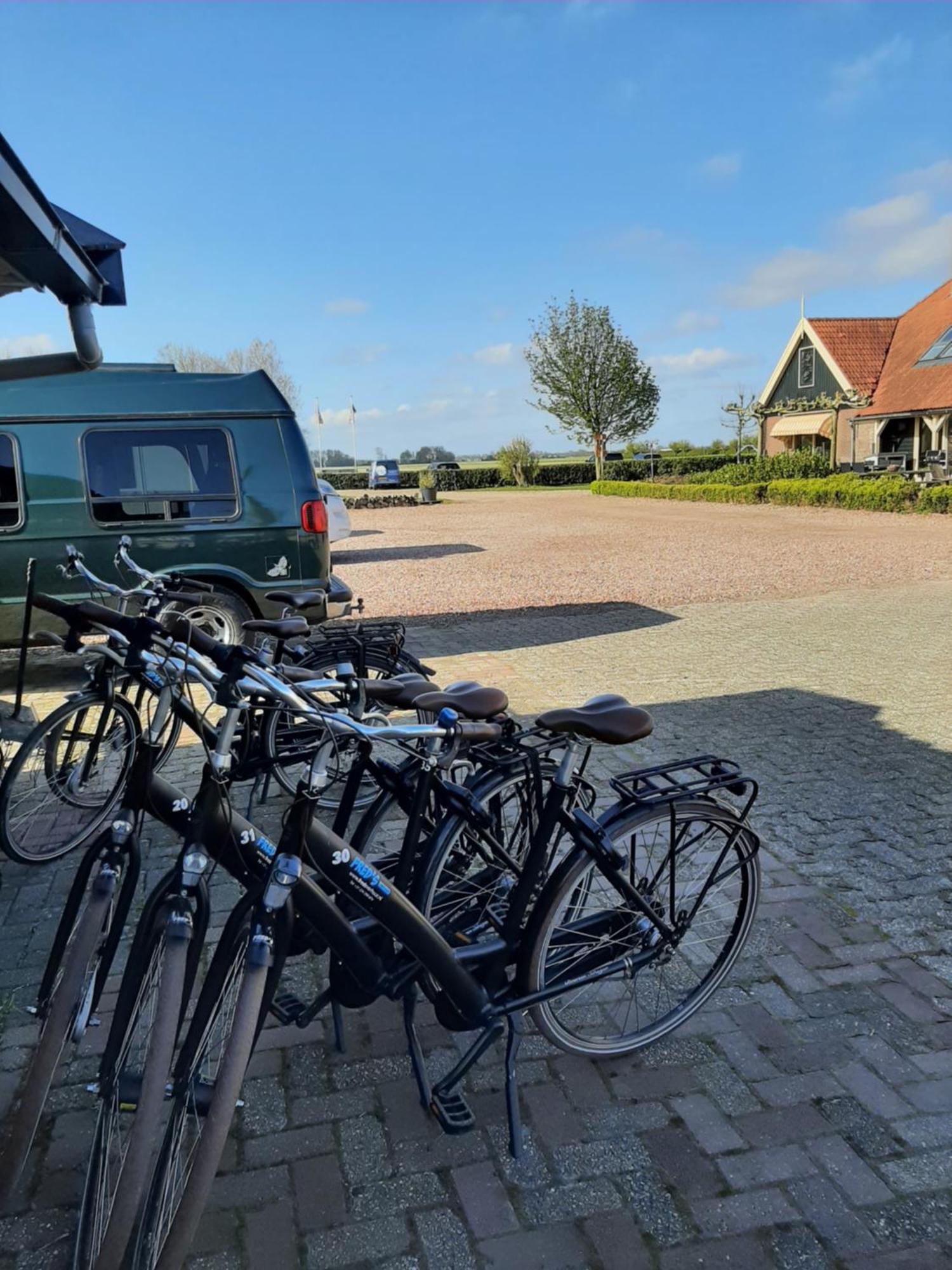 Camping De Tulpenweide Lege Kampeerplaats, Lege Plaats Op Het Gras Zonder Bed Breezand Kültér fotó