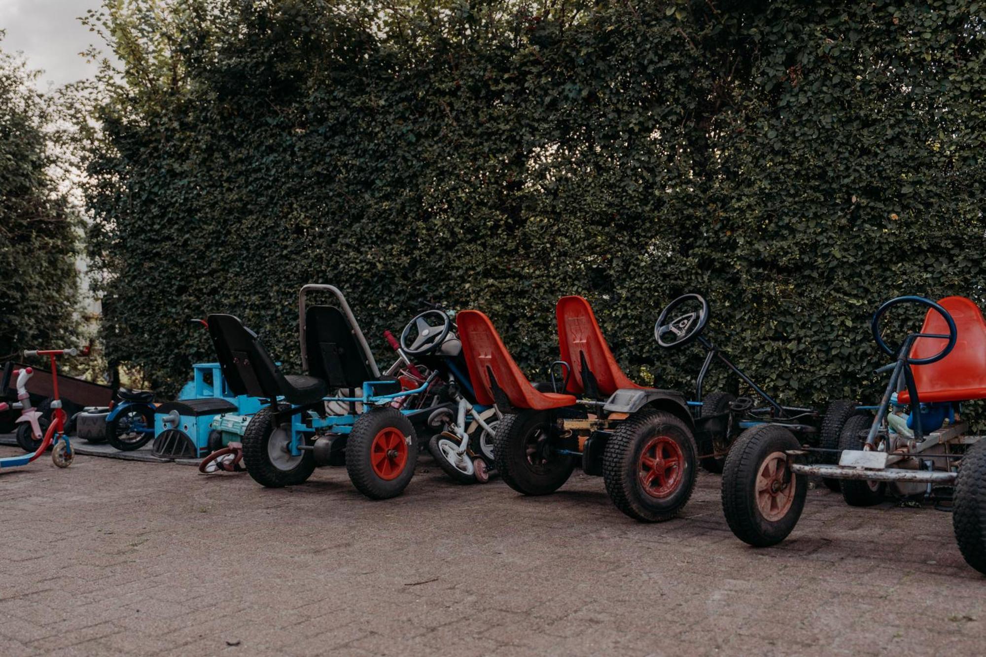 Camping De Tulpenweide Lege Kampeerplaats, Lege Plaats Op Het Gras Zonder Bed Breezand Kültér fotó